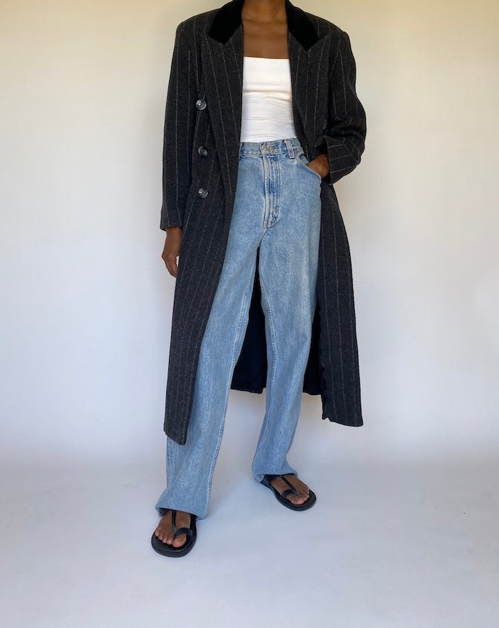VINTAGE DARK GREY STRIPED LONG COAT WITH A VELVET COLLAR 3683