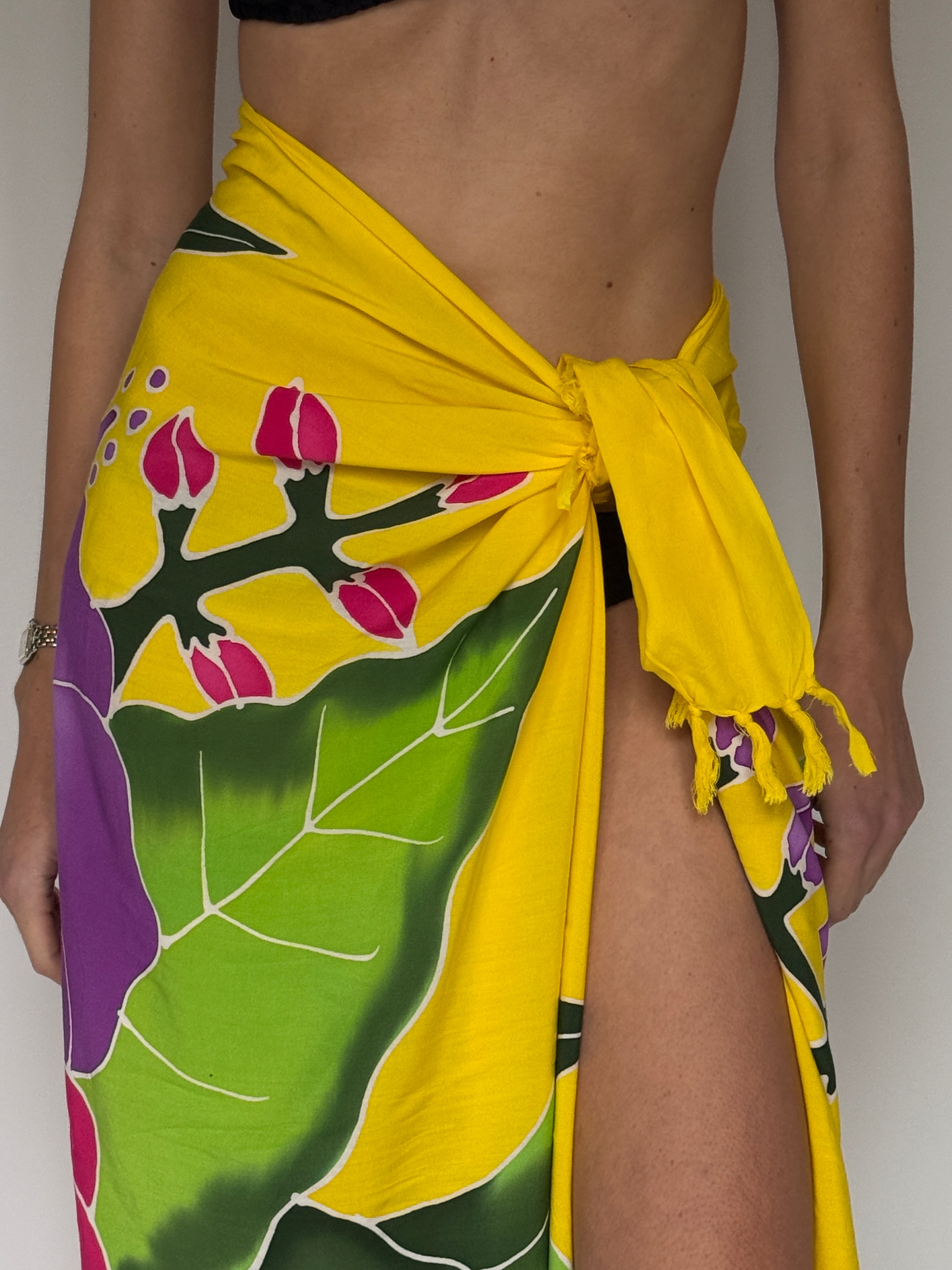 Vintage tropical yellow wrap sarong tied waist detail