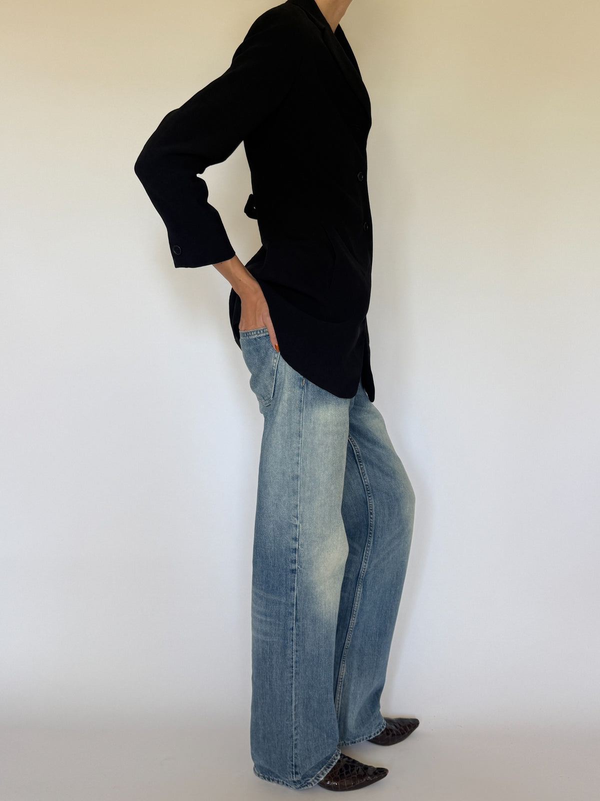 Vintage fitted blazer black side view