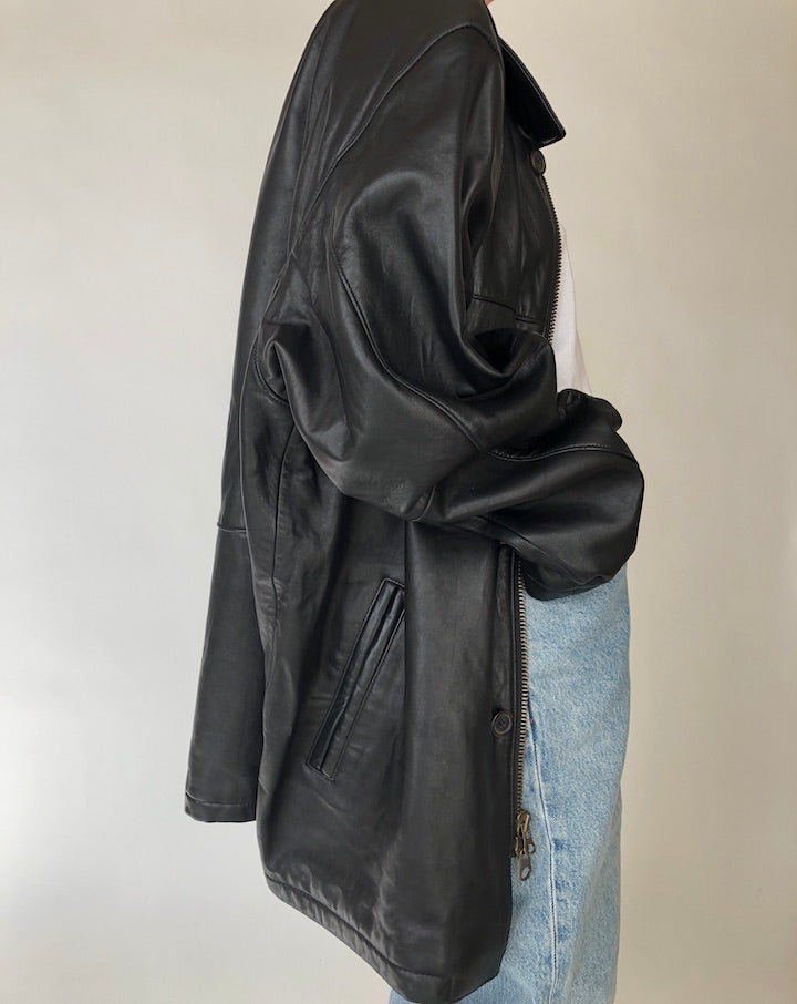 VINTAGE OVERSIZED BLACK LEATHER JACKET 243