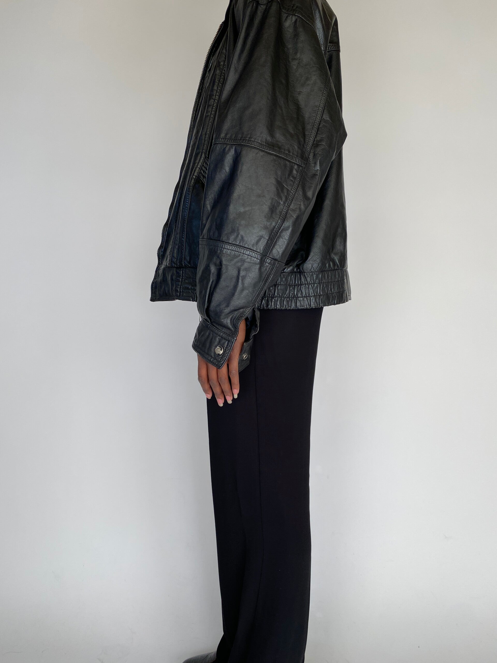 VINTAGE BLACK LEATHER JACKET 2120