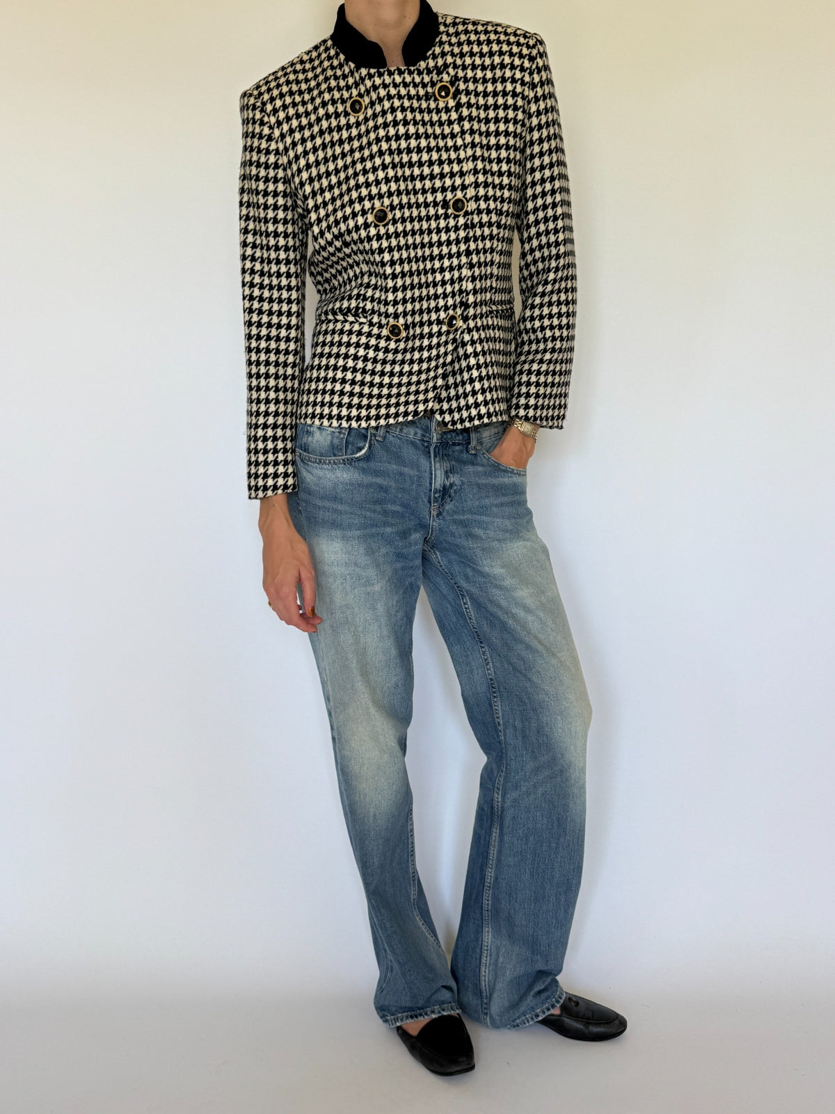 Vintage houndstooth wool blazer black and cream front view