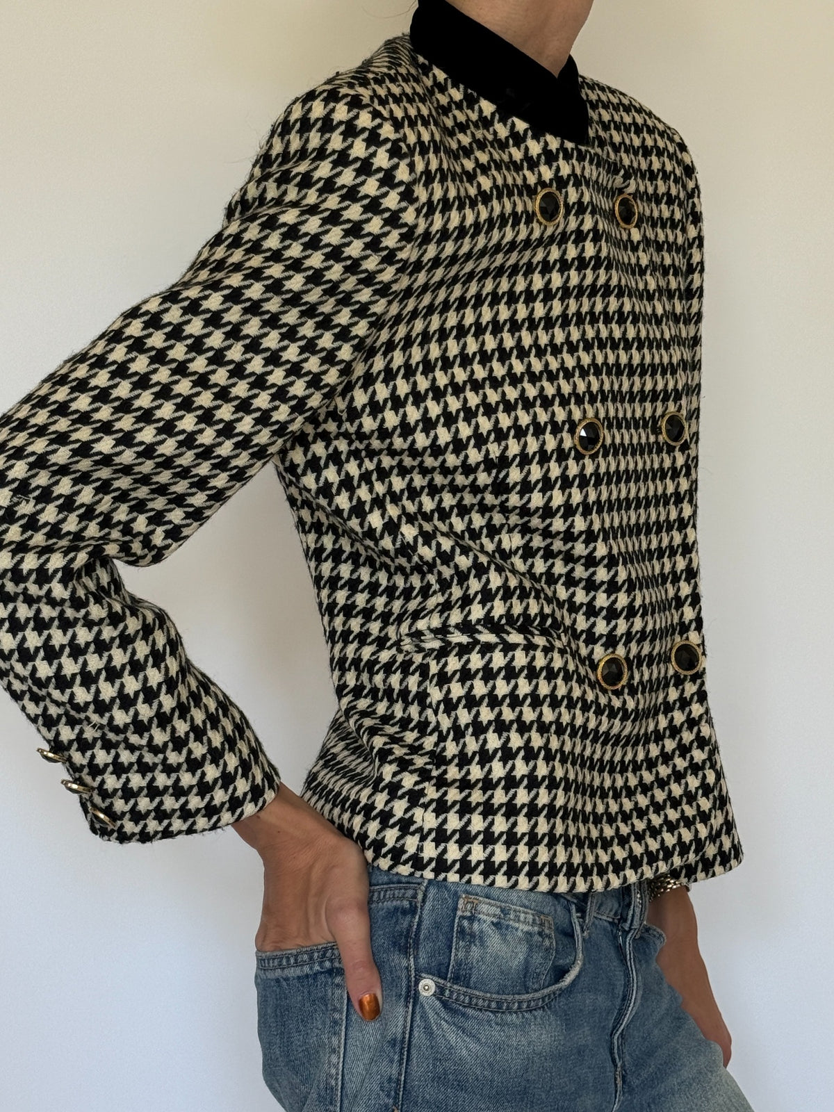 Vintage houndstooth wool blazer black and cream button detail