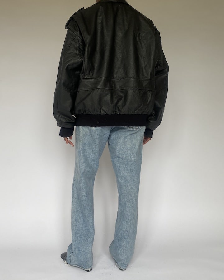 VINTAGE OVERSIZED BLACK BOMBER LEATHER JACKET 4954
