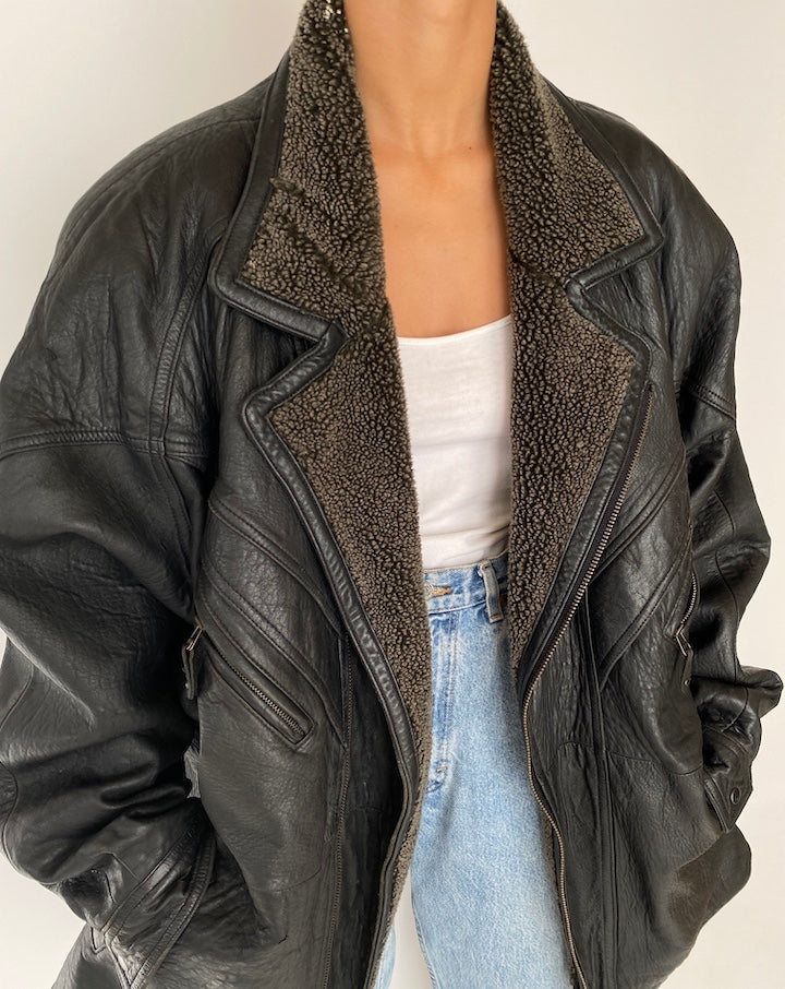 VINTAGE OVERSIZED LEATHER JACKET WITH FAUX FUR LINING 2731