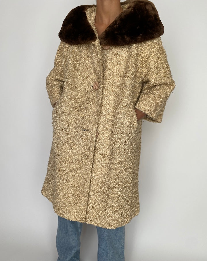 VINTAGE BEIGE LONG COAT WITH FAUX FUR COLLAR 2744