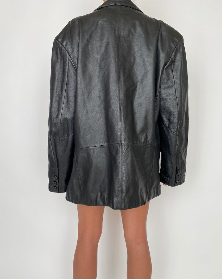 VINTAGE BLACK LEATHER JACKET 2750