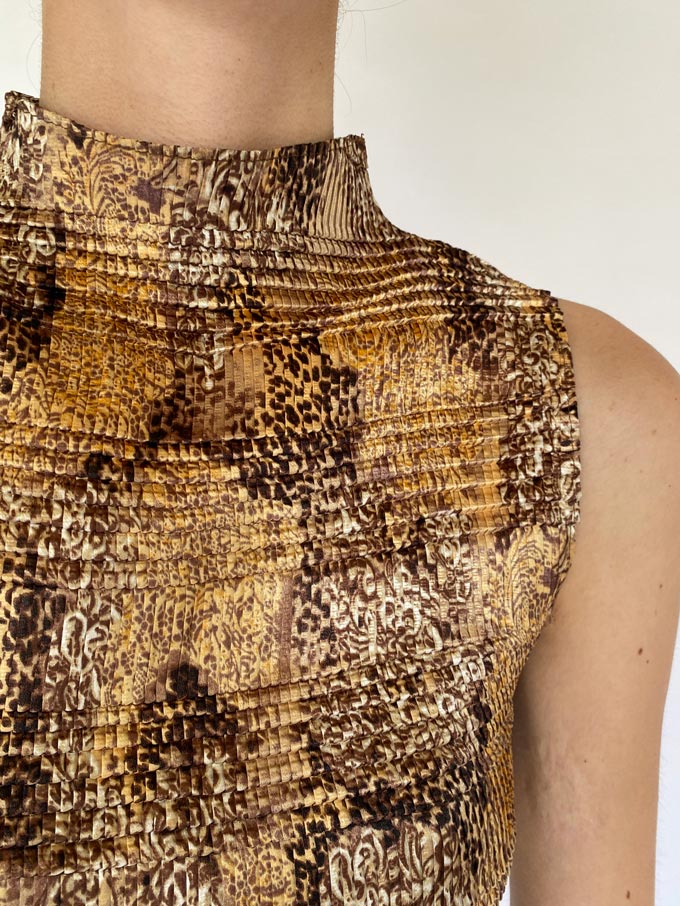 Vintage textured turtleneck tank 5551