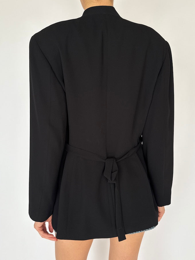 Vintage Structured Black Button-Up Blazer with a cinched Waist 6022