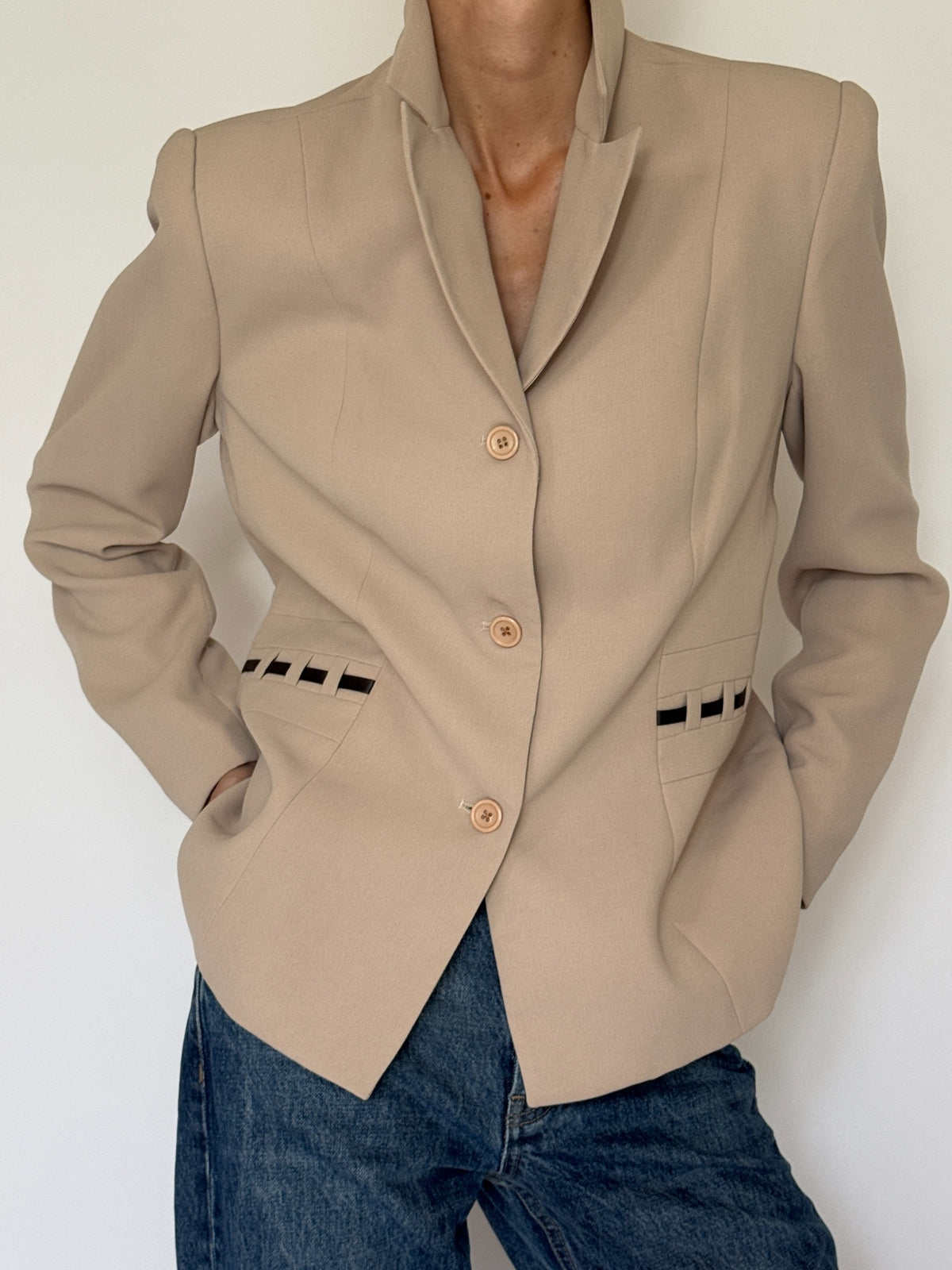 Vintage fitted western-inspired blazer beige lapel and pocket detail
