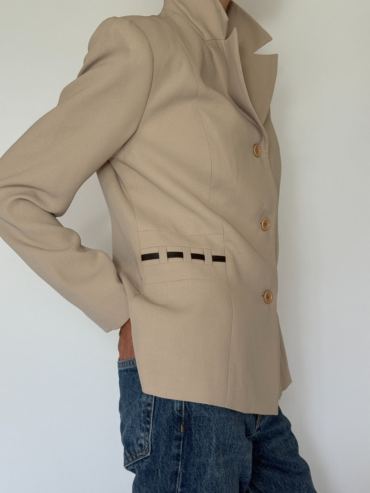 Vintage fitted western-inspired blazer beige side pocket detail