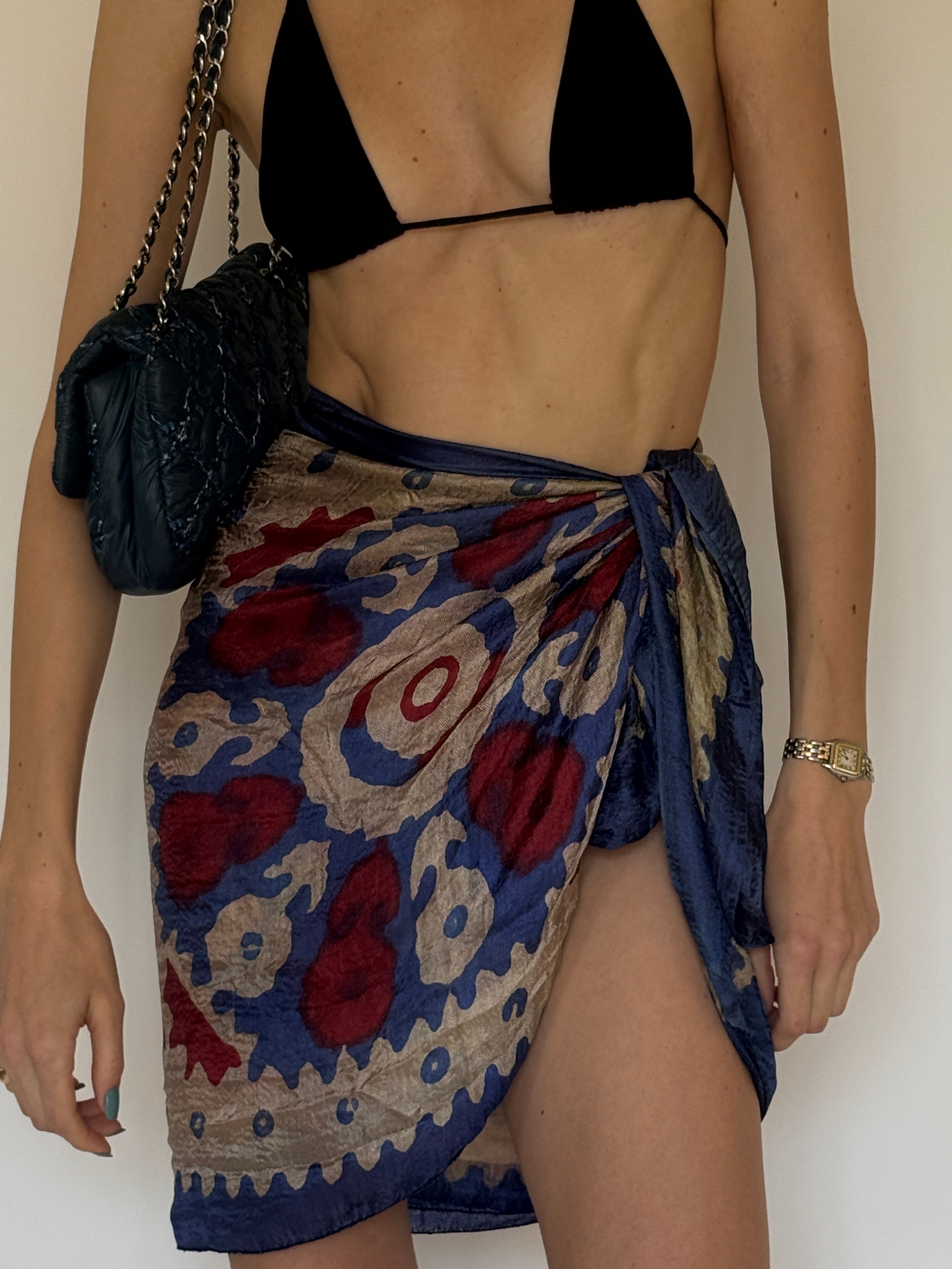 Vintage abstract print wrap sarong close-up print detail