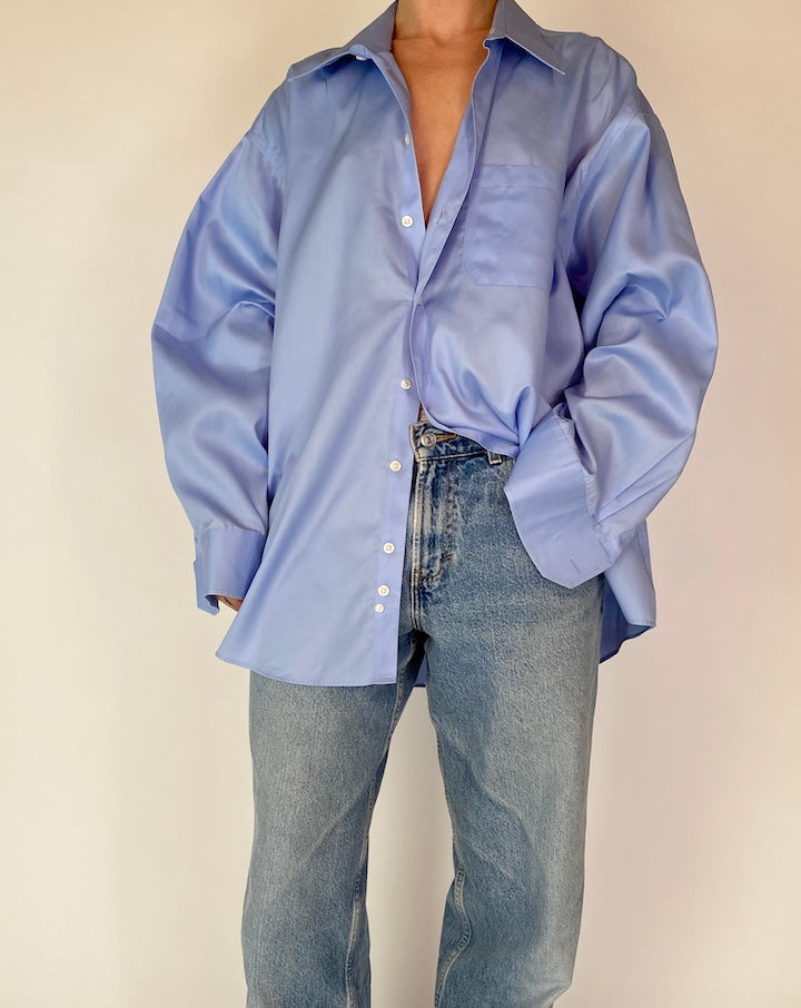 VINTAGE OVERSIZED LIGHT BLUE BUTTON-DOWN SHIRT 4253