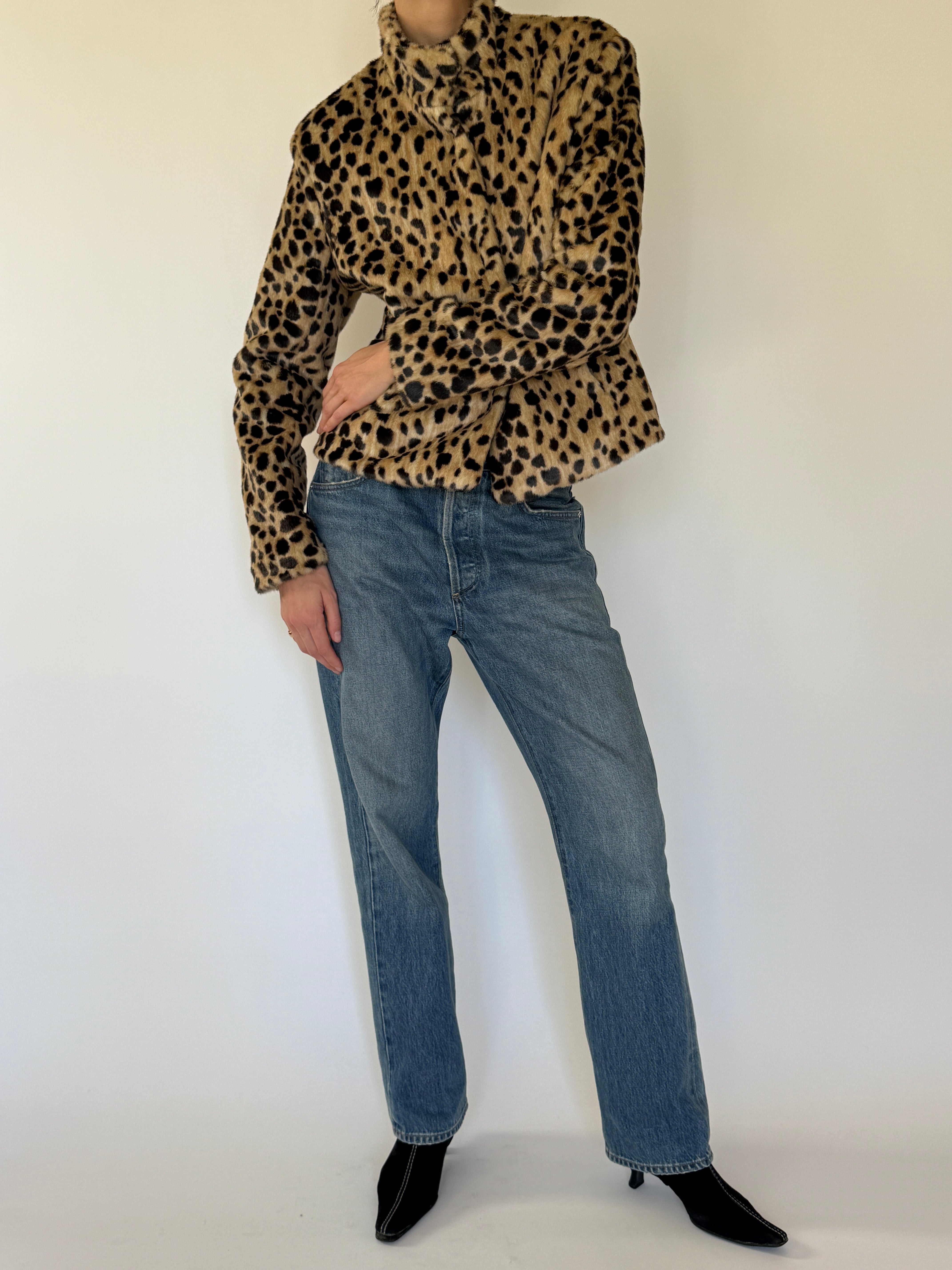 Vintage leopard faux fur jacket collar detail