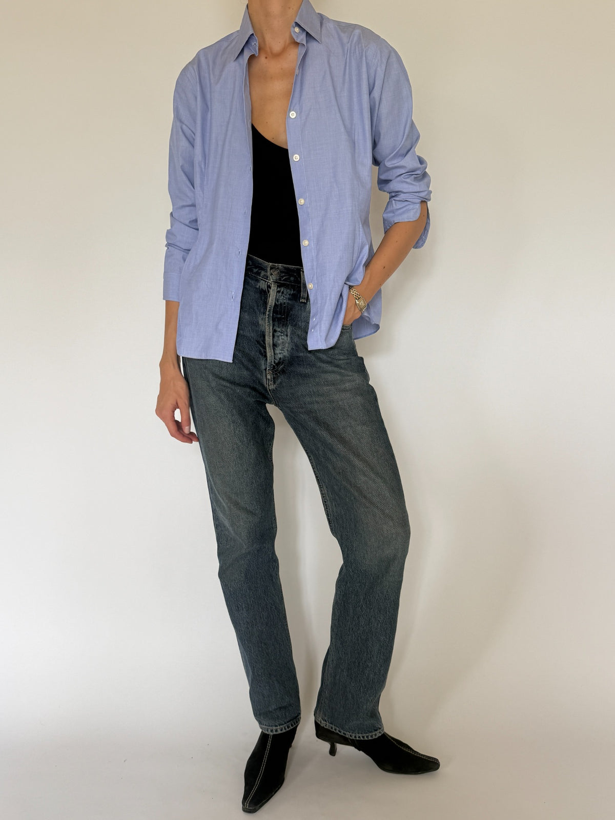 Full-length styling of vintage light blue fitted shirt