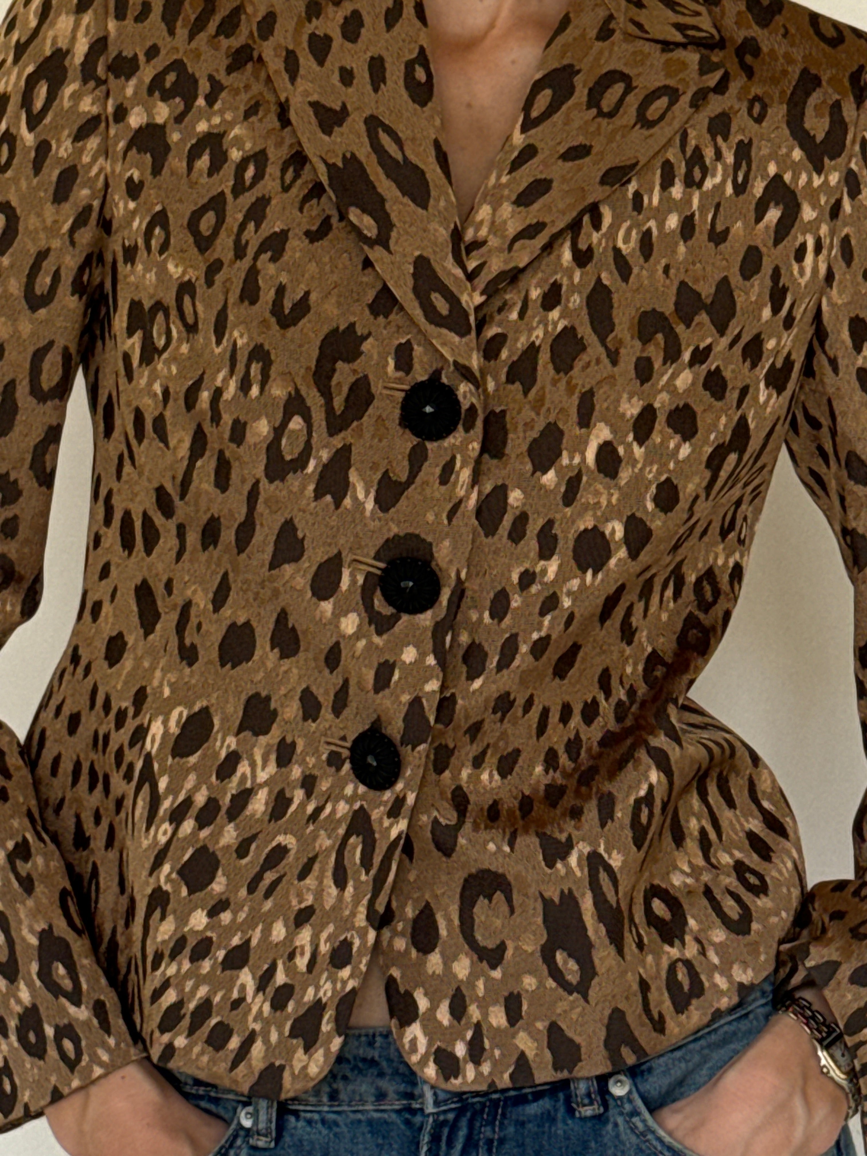 Vintage structured animal print blazer front detail