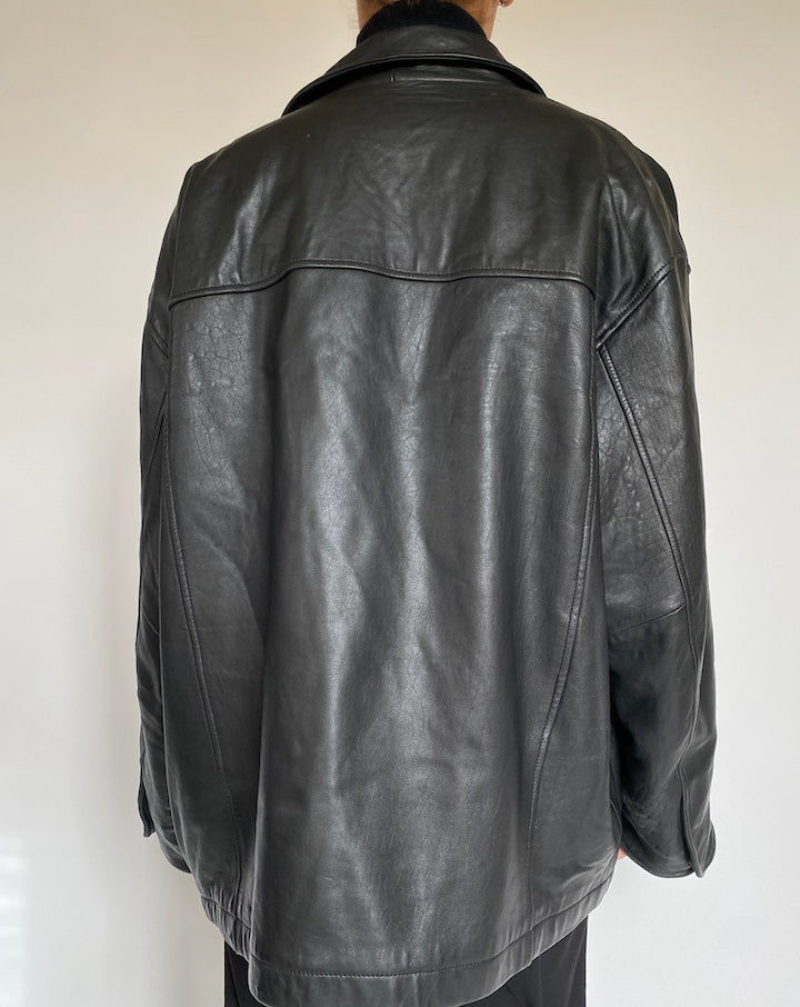 VINTAGE OVERSIZED BLACK LEATHER JACKET 2204
