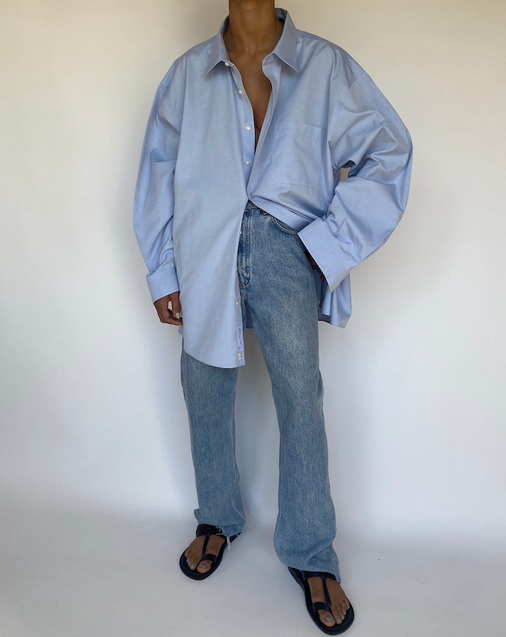 VINTAGE OVERSIZED LIGHT BLUE BUTTON DOWN SHIRT 3173