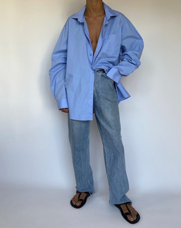 VINTAGE OVERSIZED LIGHT BLUE BUTTON DOWN SHIRT 3261