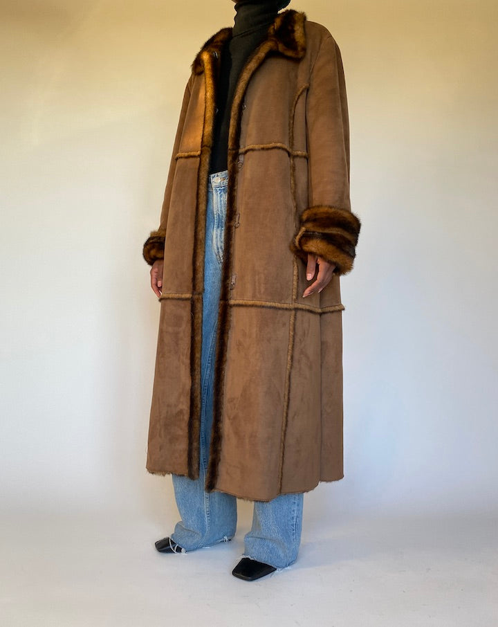 VINTAGE LONG BROWN FAUX FUR COAT 4309