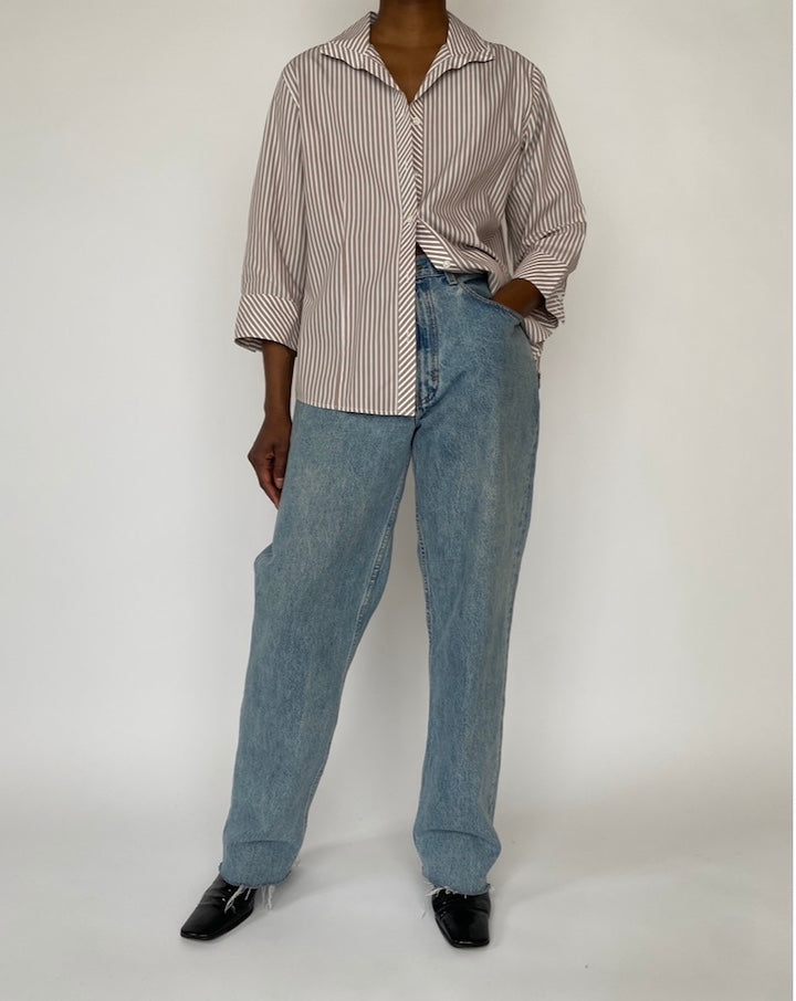 VINTAGE STRIPED BEIGE AND WHITE BUTTON DOWN SHIRT 4559
