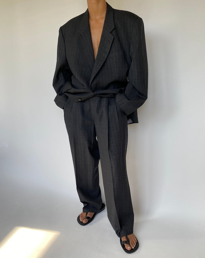 VINTAGE OVERSIZED PINSTRIPED SUIT 3338