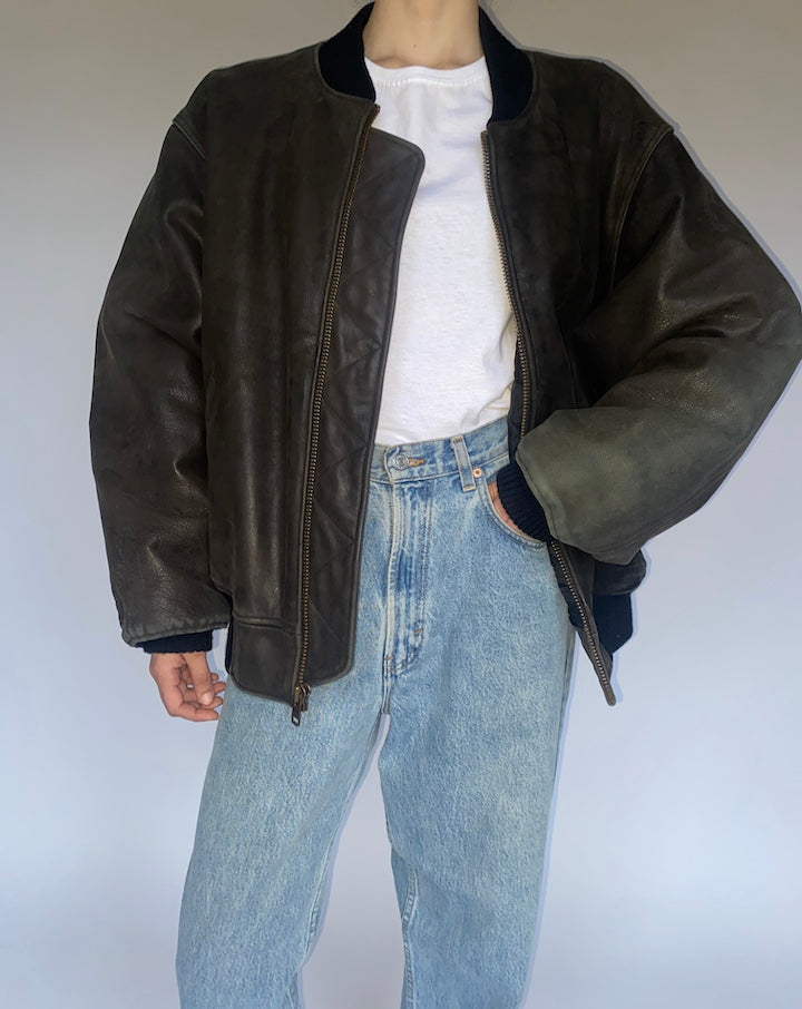 VINTAGE BLACK OVERSIZED BOMBER-LIKE LEATHER JACKET 4763