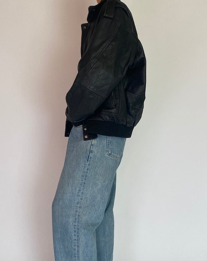 VINTAGE BLACK BOMBER LIKE LEATHER JACKET 4994