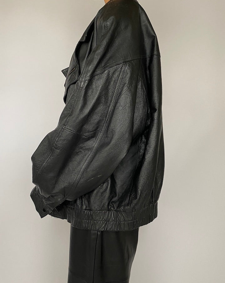VINTAGE OVERSIZED BLACK LEATHER JACKET 5212