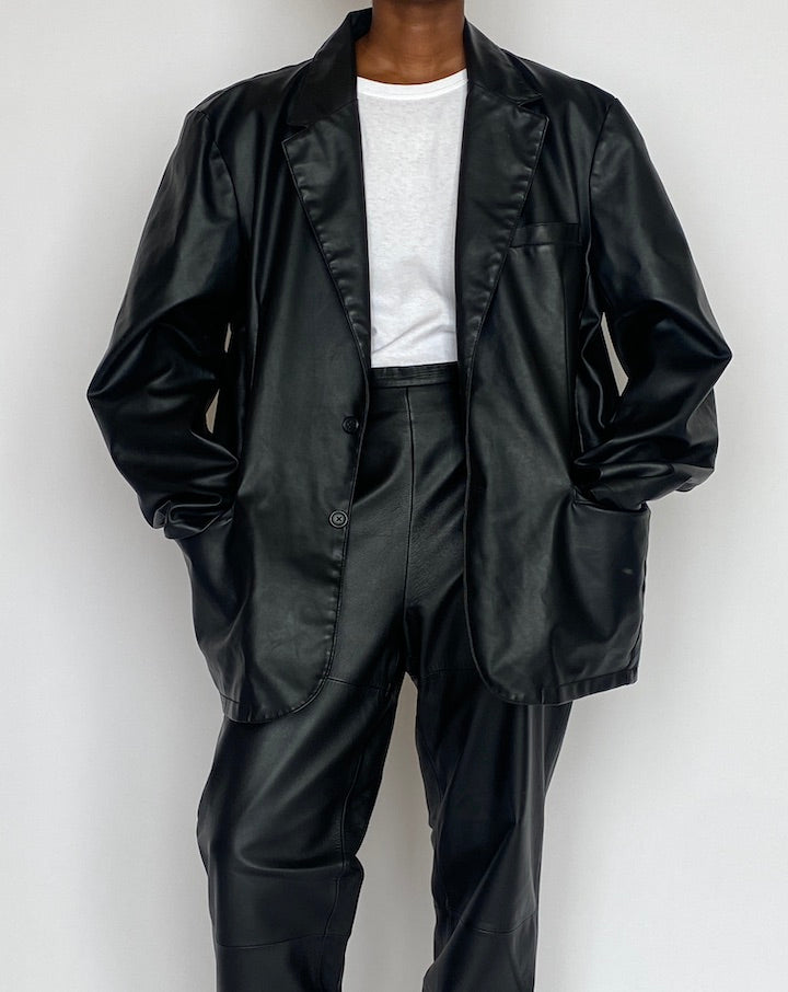 VINTAGE BLACK FAUX LEATHER JACKET 5116