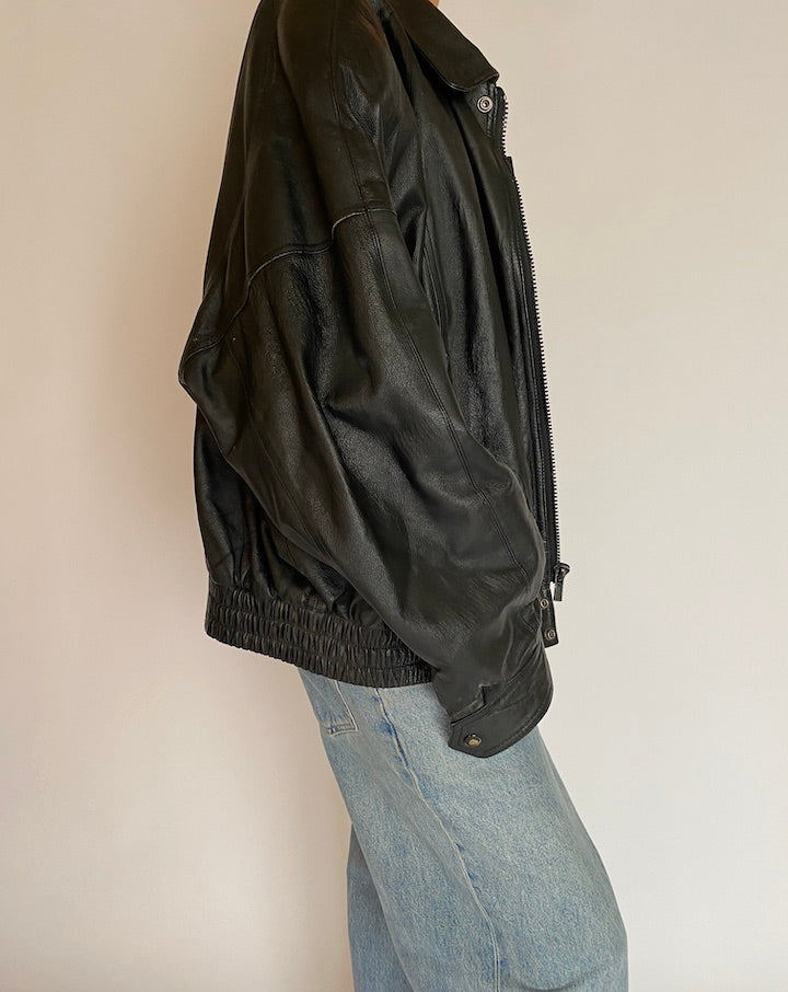 VINTAGE OVERSIZED BLACK LEATHER JACKET 5215