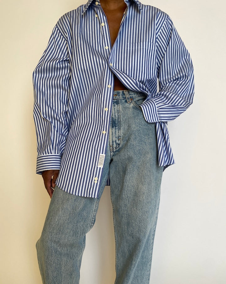 VINTAGE OVERSIZED BLUE AND WHITE PINSTRIPED SHIRT 4449