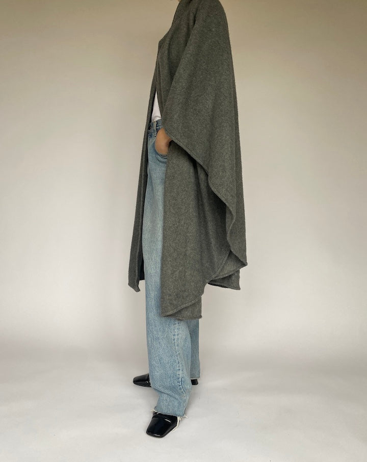 VINTAGE GREY OPEN PONCHO 4782