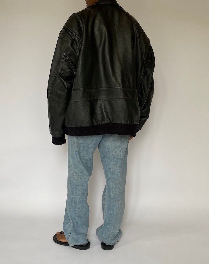 VINTAGE OVERSIZED BLACK LEATHER JACKET 4952