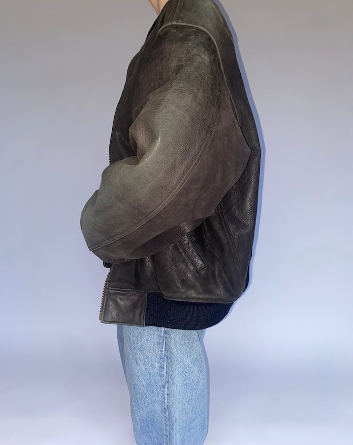 VINTAGE BLACK OVERSIZED BOMBER-LIKE LEATHER JACKET 4763