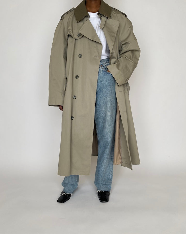 VINTAGE LONG BEIGE TRENCH COAT 4627