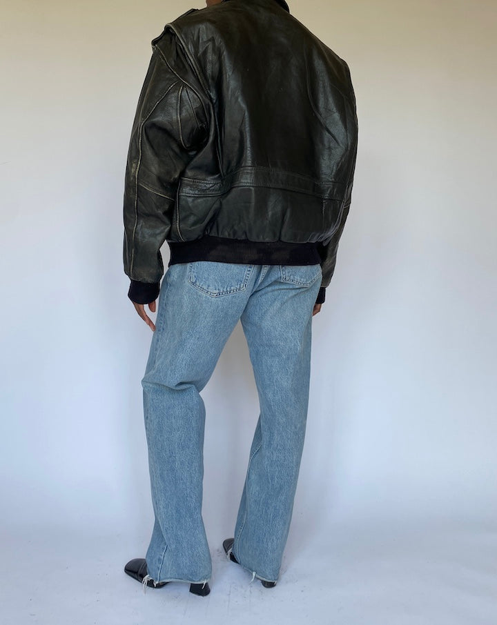 VINTAGE OVERSIZED BLACK BOMBER LIKE LEATHER JACKET 4993