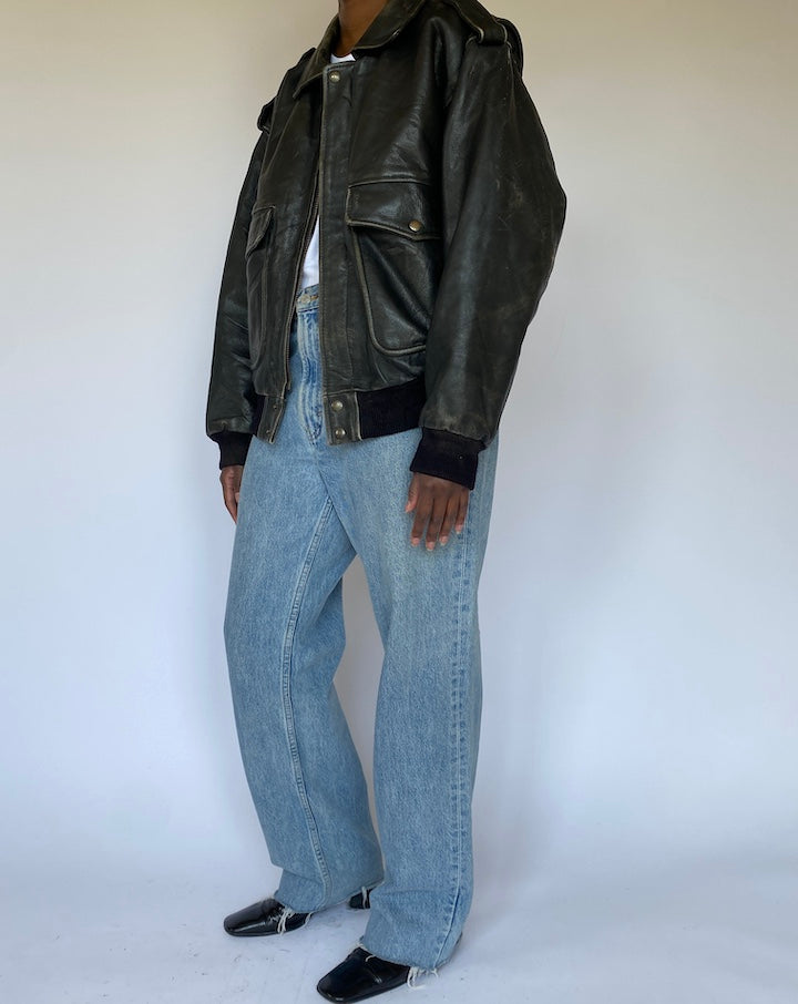 VINTAGE OVERSIZED BLACK BOMBER LIKE LEATHER JACKET 4993