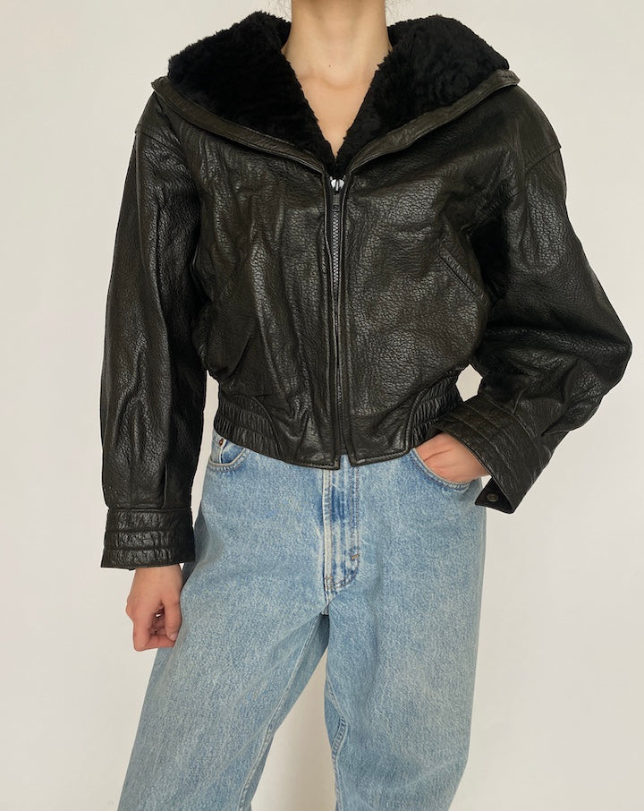VINTAGE BLACK LEATHER JACKET 4684