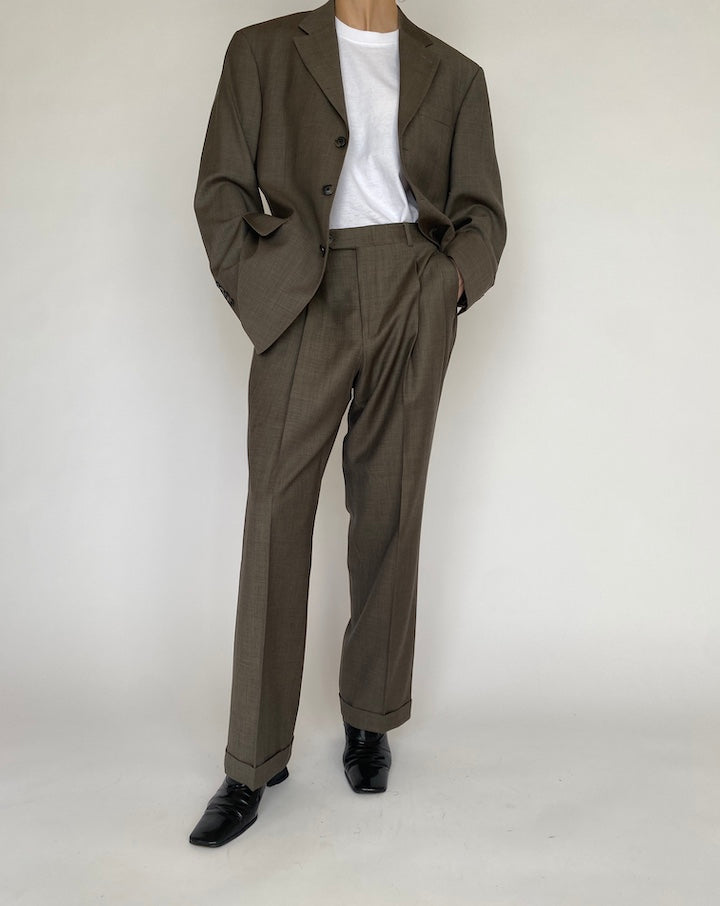 VINTAGE BROWN SUIT 4788