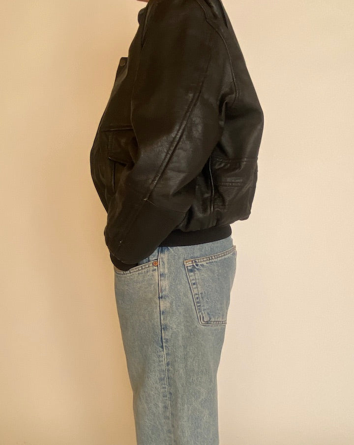 VINTAGE BOMBER LIKE BLACK LEATHER JACKET 4617