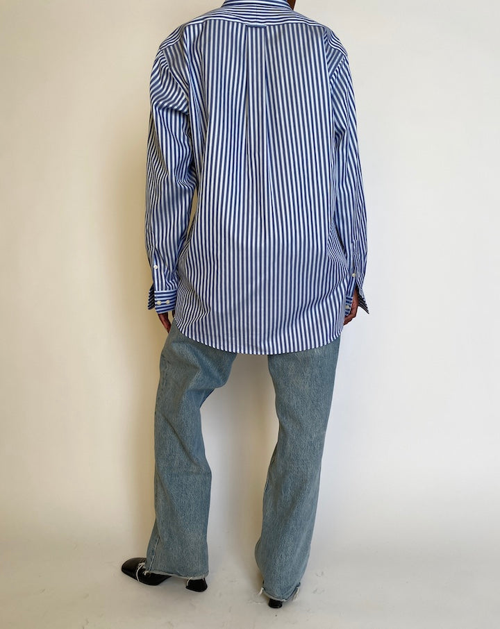 VINTAGE OVERSIZED BLUE AND WHITE PINSTRIPED SHIRT 4449