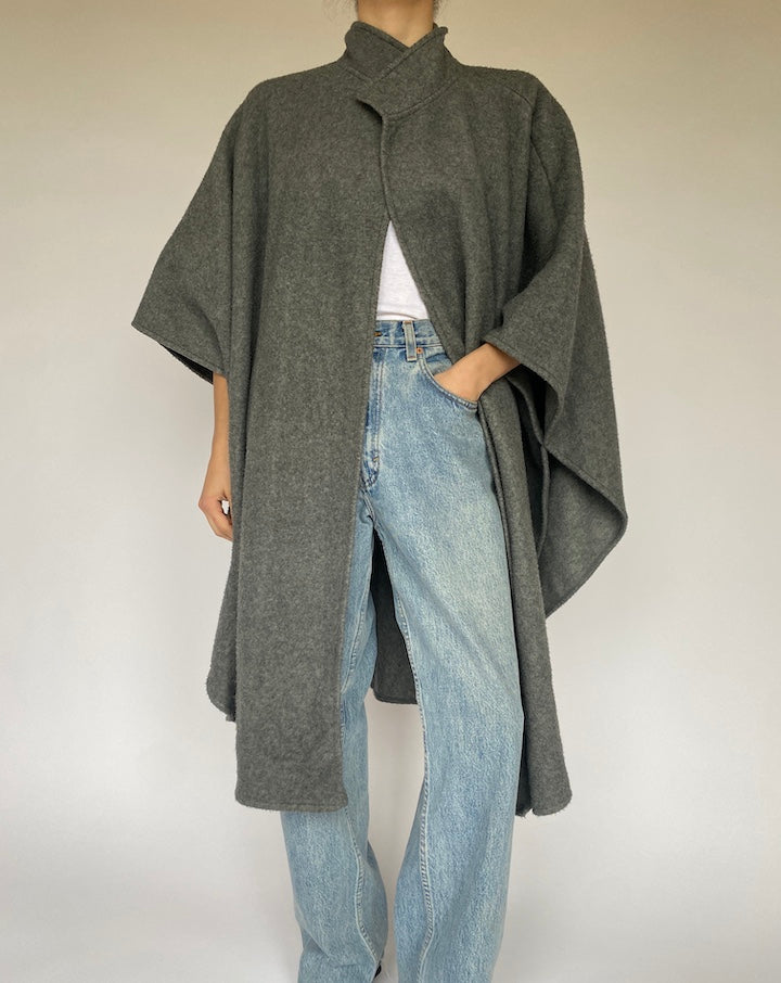 VINTAGE GREY OPEN PONCHO 4782