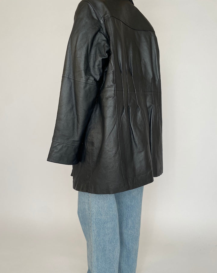 VINTAGE OVERSIZED BLACK LEATHER JACKET 4477