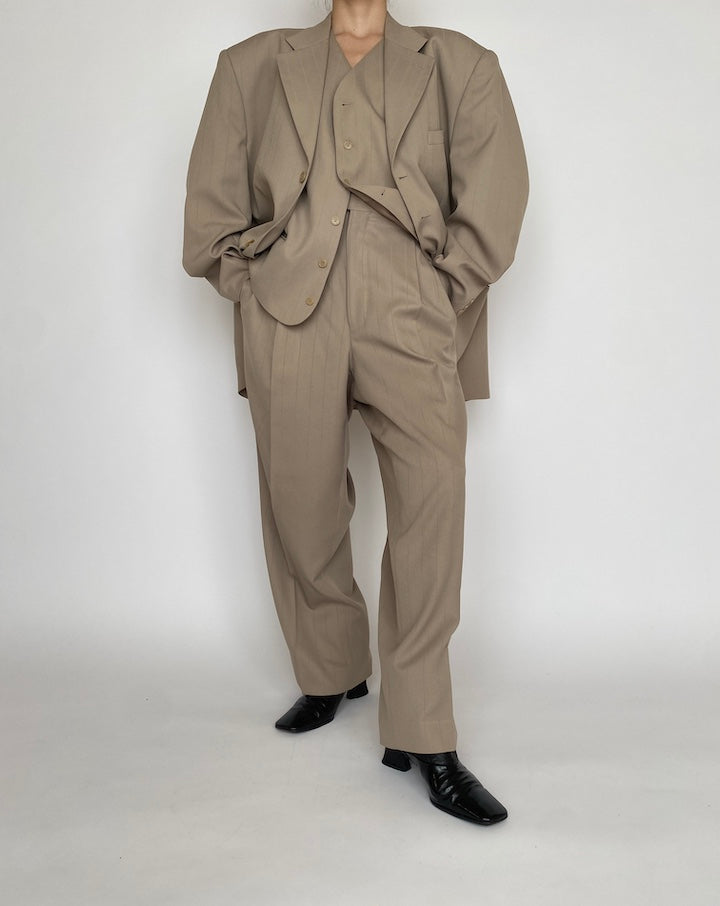 VINTAGE OVERSIZED BEIGE PINSTRIPED 3-PIECE SUIT 4696