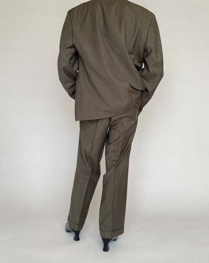 VINTAGE BROWN SUIT 4788