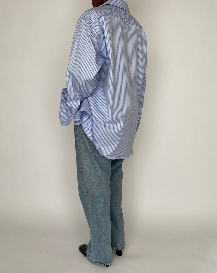 VINTAGE OVERSIZED BLUE AND WHITE STRIPED SHIRT 4596