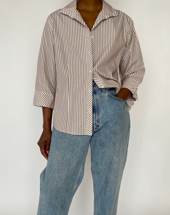 VINTAGE STRIPED BEIGE AND WHITE BUTTON DOWN SHIRT 4559
