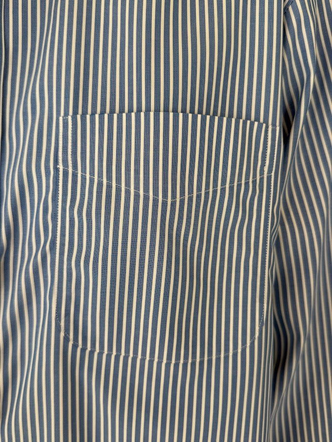 Vintage striped shirt in blue and white 5737