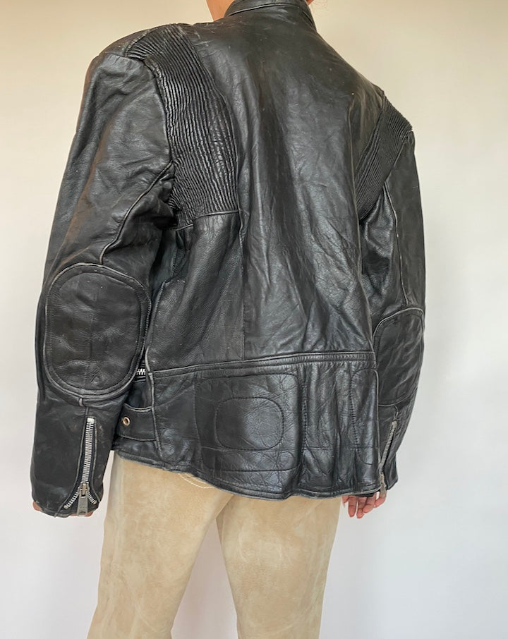 VINTAGE BLACK BIKER LEATHER JACKET 584-3